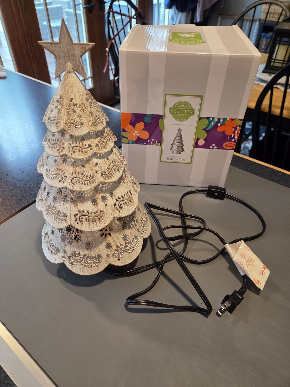 Scentsy White Metal Layered Tree with Star Topper. Trim The Tree Warmer.